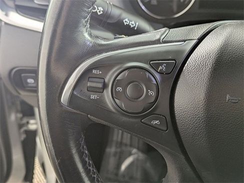 Used 2018 Buick Enclave Essence image 19