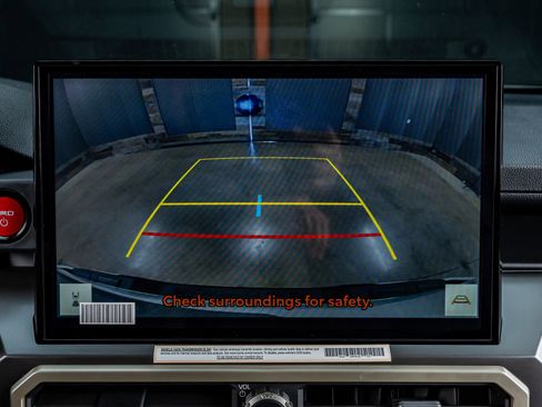 Used 2024 Toyota Tacoma TRD Sport w/ TRD Sport Upgrade Package image 25