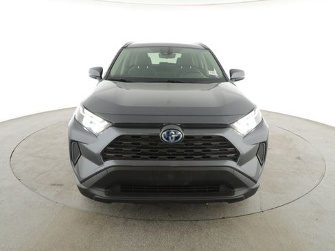 Used 2022 Toyota RAV4 XLE w/ Convenience Package image 2