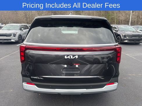 New 2026 Kia Carnival LX FWD image 17
