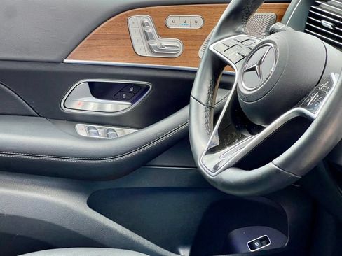 Certified 2025 Mercedes-Benz GLS 450 4MATIC image 12