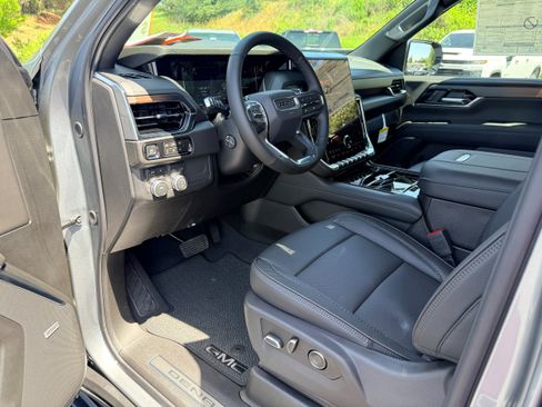 New 2026 GMC Yukon Denali w/ Sun & Power Step Package AWD/4WD image 11