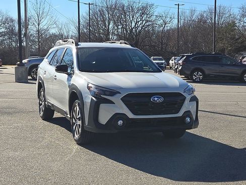 Certified 2025 Subaru Outback Premium image 1