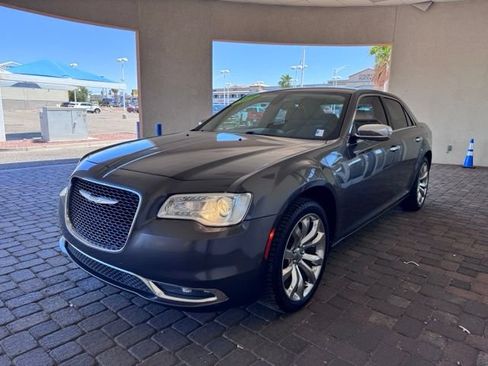 Used 2019 Chrysler 300 Limited RWD image 1