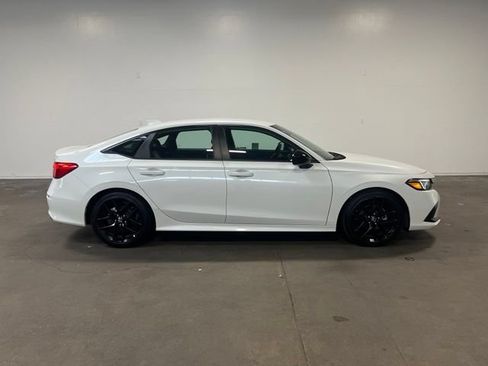 Used 2024 Honda Civic Sport image 2