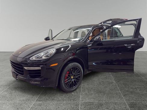 Used 2016 Porsche Cayenne GTS image 10
