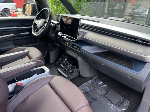 Used 2025 Volkswagen ID. Buzz Pro S image 29