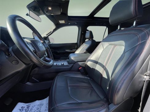 Used 2023 Ford Expedition Limited image 16