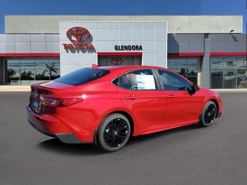 New 2026 Toyota Camry SE image 3