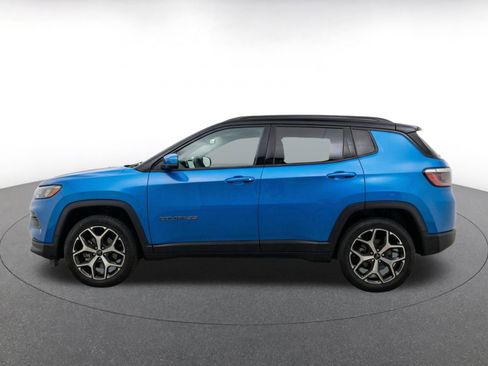 Used 2025 Jeep Compass Limited AWD/4WD image 4