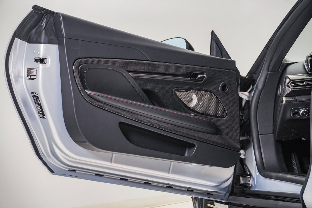 Used 2026 Aston Martin Vanquish Convertible RWD image 35