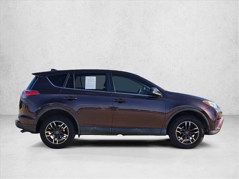 Used 2018 Toyota RAV4 LE image 4