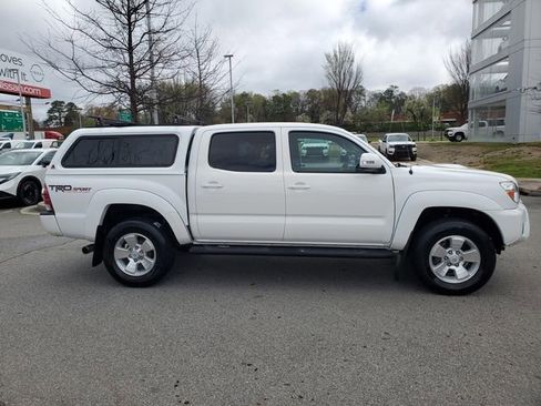 Used 2015 Toyota Tacoma PreRunner w/ TRD Sport Package image 5