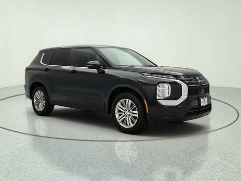 Used 2024 Mitsubishi Outlander ES AWD/4WD image 8