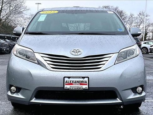 Used 2015 Toyota Sienna Limited Premium image 3