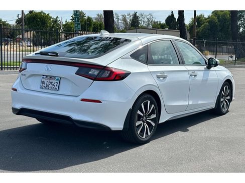 Used 2024 Honda Civic EX-L image 6