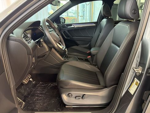 Used 2022 Volkswagen Tiguan SE R-Line FWD image 5