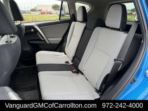Used 2018 Toyota RAV4 XLE FWD image 29