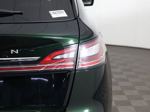 Used 2021 Lincoln Nautilus Reserve image 19