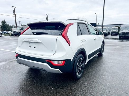Used 2024 Kia Niro EX image 6