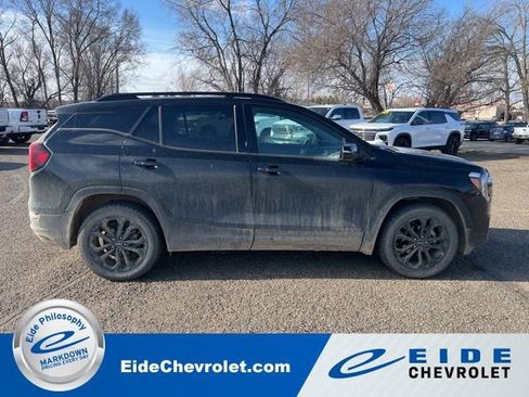 Used 2022 GMC Terrain SLT w/ Elevation Edition image 1