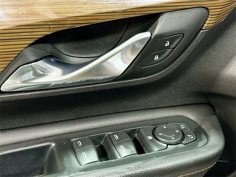 Used 2018 GMC Terrain SLE w/ Driver Convenience Package image 19