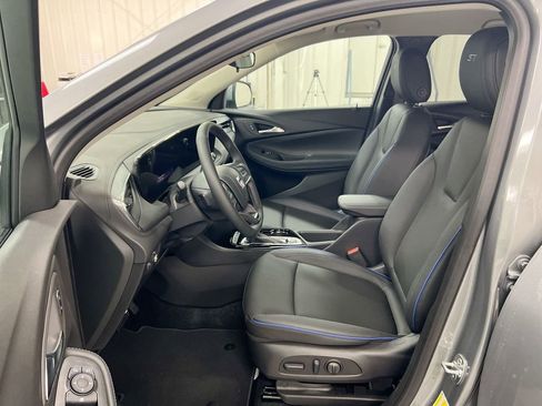 Used 2025 Buick Encore GX Sport Touring w/ Comfort Package image 18