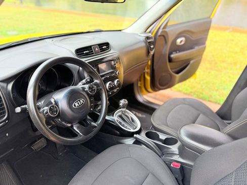 Used 2014 Kia Soul + w/ UVO w/Eservices Package image 19