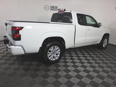 Certified 2024 Nissan Frontier SV w/ SV Convenience Package image 8