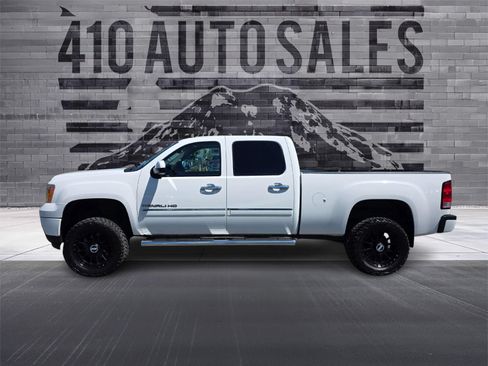 Used 2011 GMC Sierra 2500 Denali AWD/4WD image 7