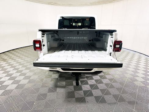 Used 2022 Jeep Gladiator Overland AWD/4WD image 31