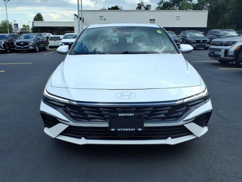 Certified 2024 Hyundai Elantra SEL w/ Convenience Package FWD image 2
