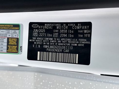 Certified 2025 Hyundai Elantra Sport image 30