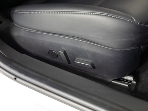 Used 2018 Tesla Model 3 Long Range image 28