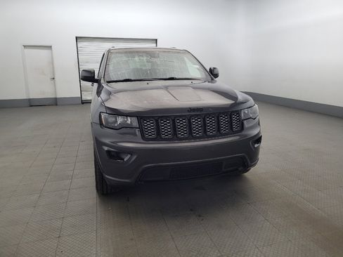Used 2018 Jeep Grand Cherokee Altitude image 14