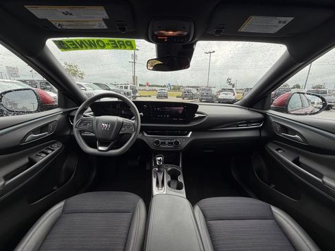 Used 2024 Buick Envista Preferred FWD image 31
