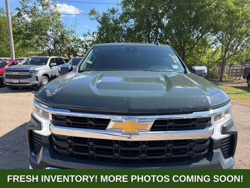 Used 2025 Chevrolet Silverado 1500 LT image 2