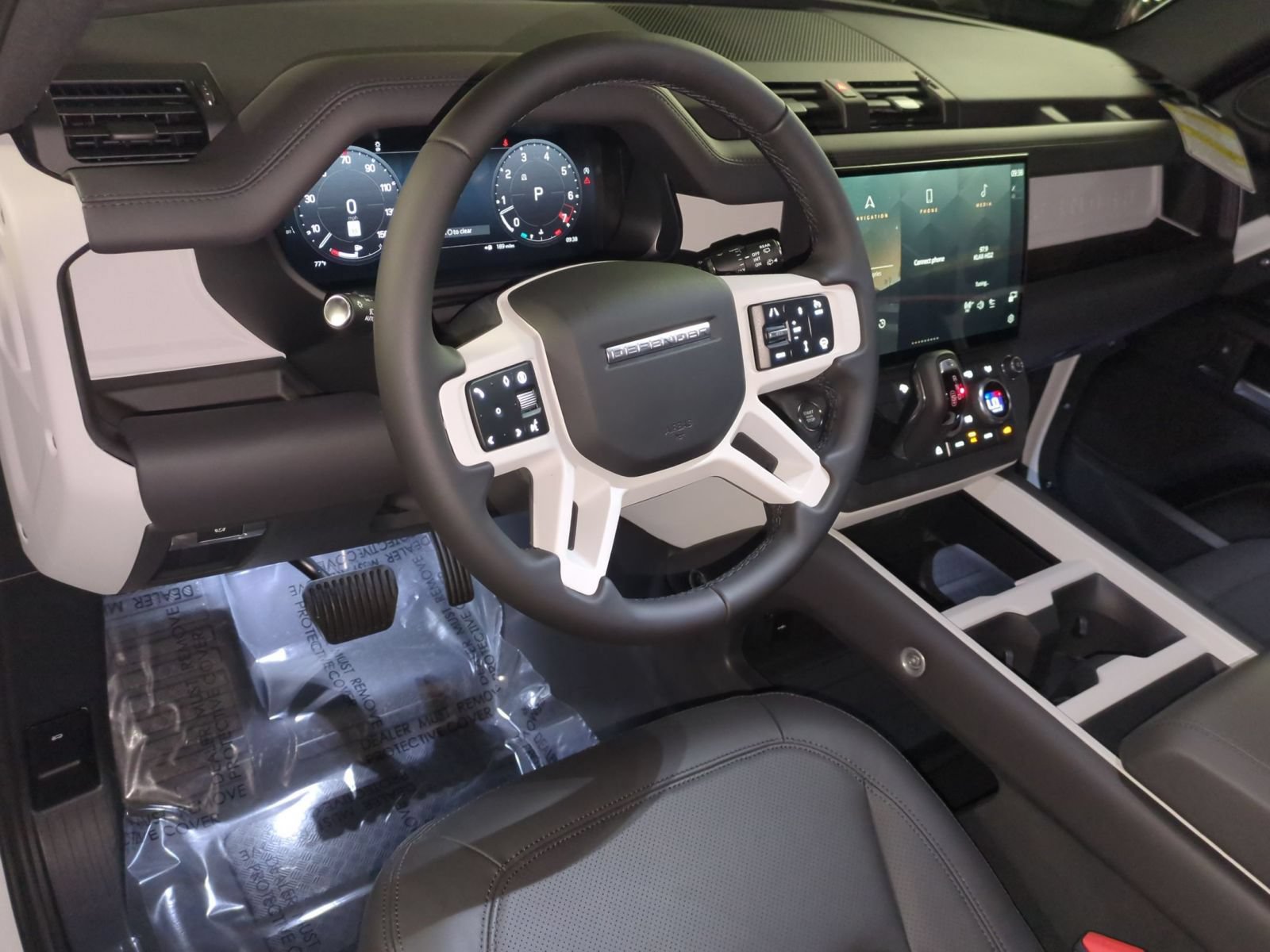 New 2026 Land Rover Defender 110 X-Dynamic SE AWD/4WD image 16