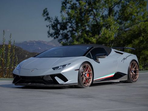 Used 2018 Lamborghini Huracan Performante image 12