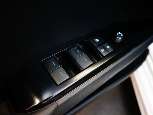 Used 2025 Toyota Camry SE w/ Convenience Package FWD image 31