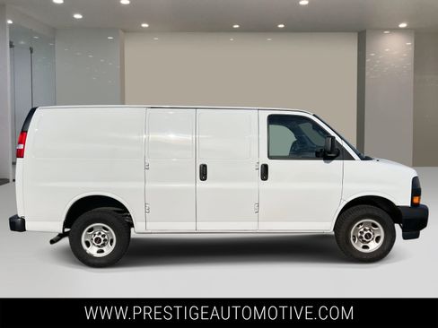 Used 2022 GMC Savana 2500 w/ Driver Convenience Package image 6