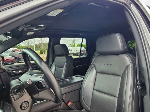 Used 2023 GMC Yukon Denali RWD image 21