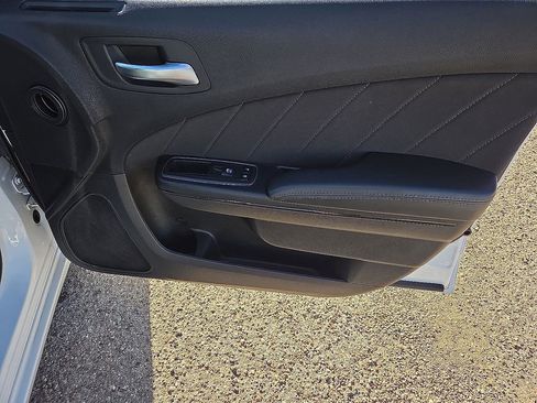 Used 2019 Dodge Charger SXT image 15