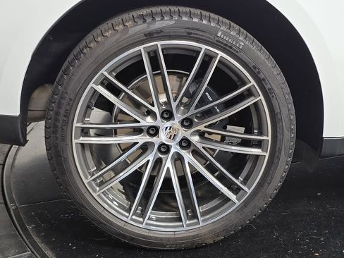 Certified 2025 Porsche Macan image 29