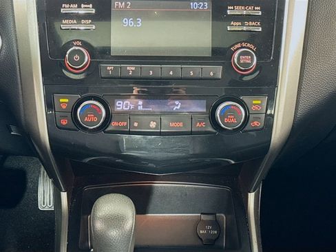 Used 2015 Nissan Altima 2.5 SV w/ Convenience Package image 15