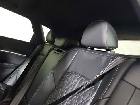 Used 2022 Audi e-tron S Premium Plus image 12