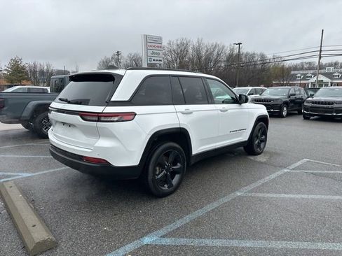 Certified 2023 Jeep Grand Cherokee Altitude image 4