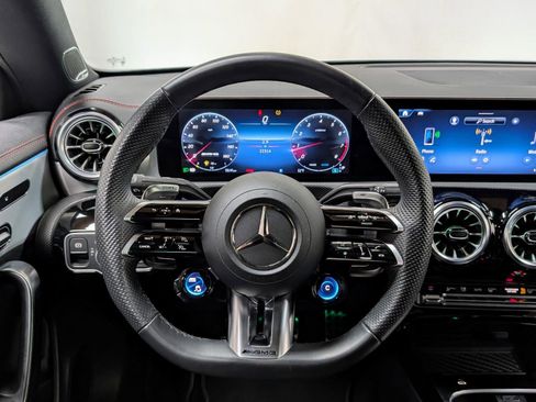 Used 2025 Mercedes-Benz CLA 35 AMG 4MATIC image 33