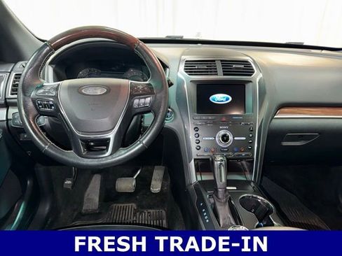 Used 2018 Ford Explorer Platinum image 16