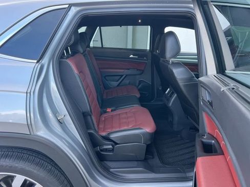 Used 2021 Volkswagen Atlas Cross Sport SEL Premium image 34